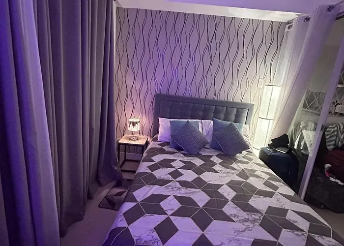 Apartamento 1br Condotel In Azure Urban Near Naia #tro3 Manila